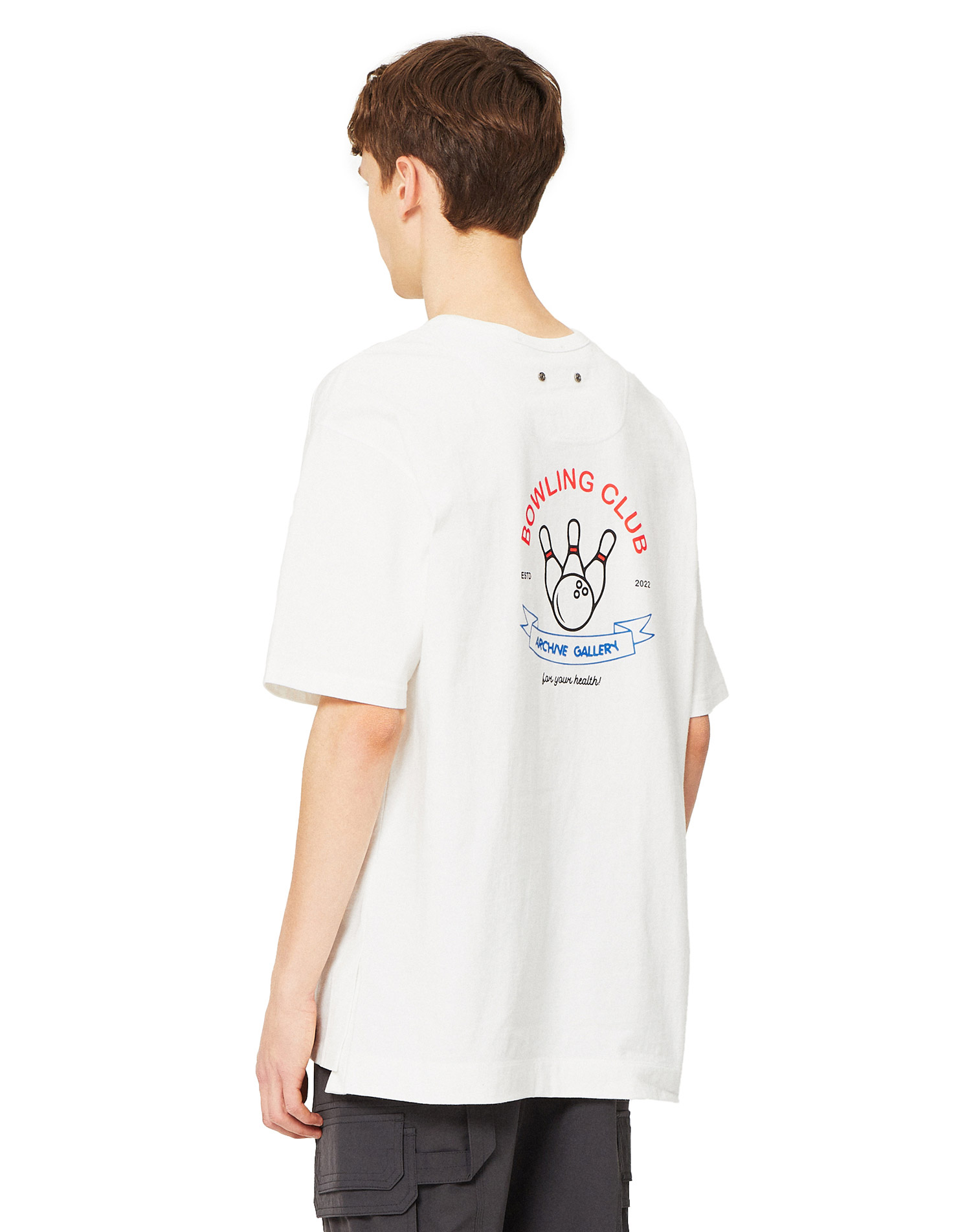 [빈티지 스포츠 무드] 화이트 세미 오버핏 BOWLING CLUB 아트웍 반팔 티셔츠 IETS2E703WT